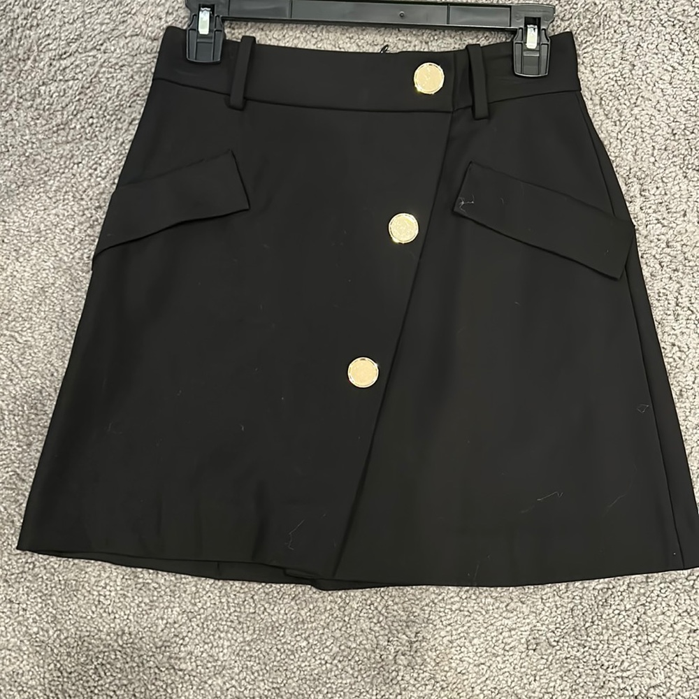 Never worn black maje skirt